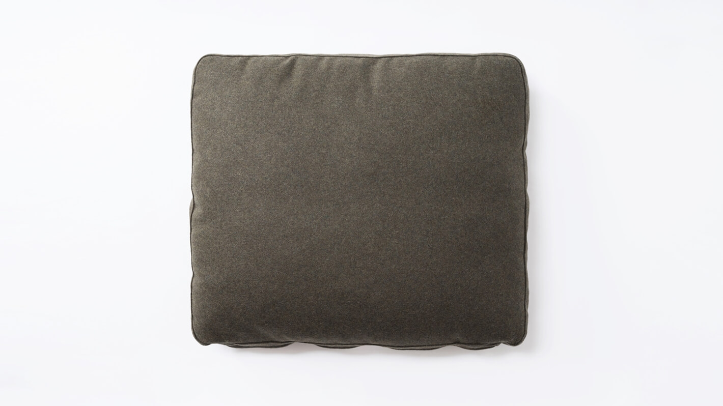Box Pillow 22" EQ3