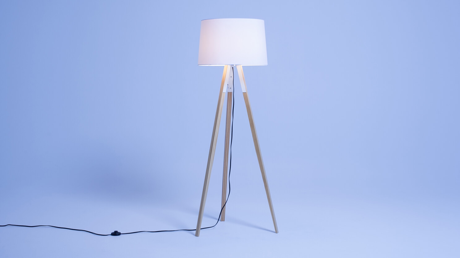 Axle Floor Lamp EQ3