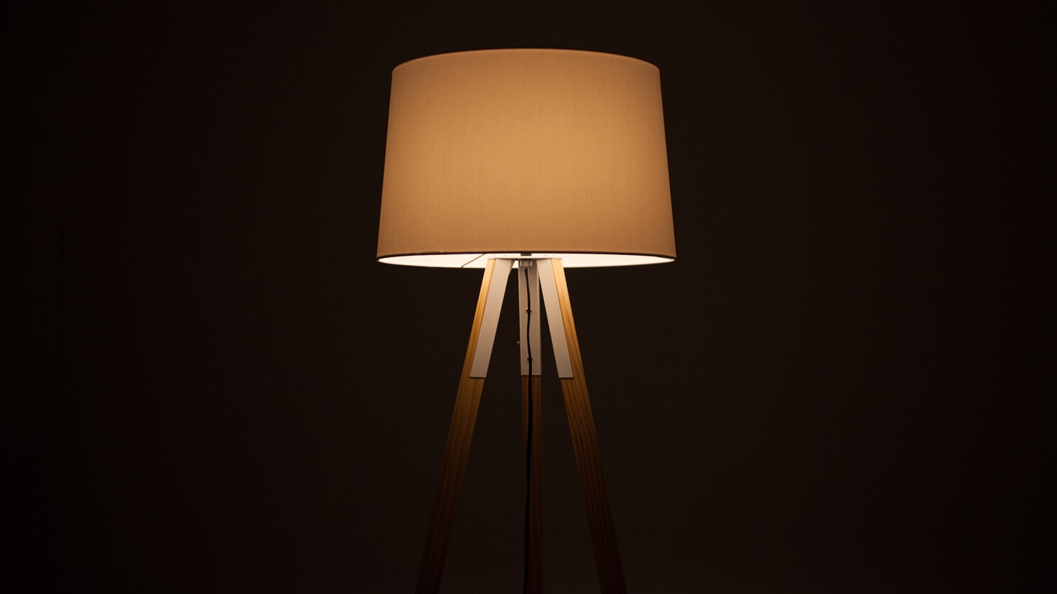 Axle Floor Lamp EQ3