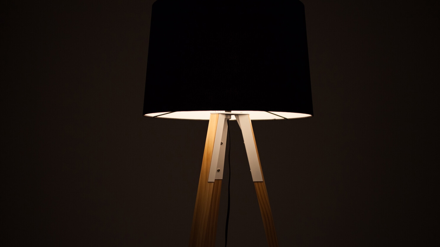 Axle Floor Lamp EQ3