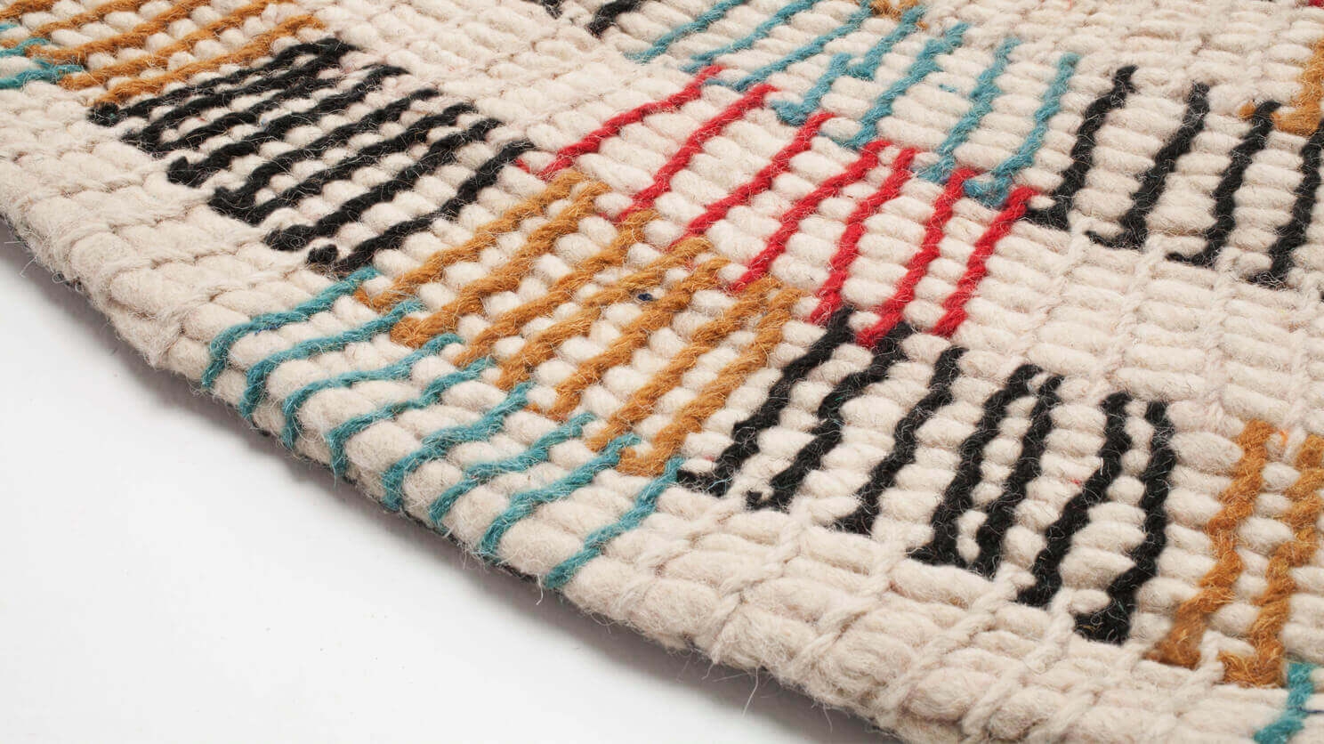 String 6' Round Rug EQ3