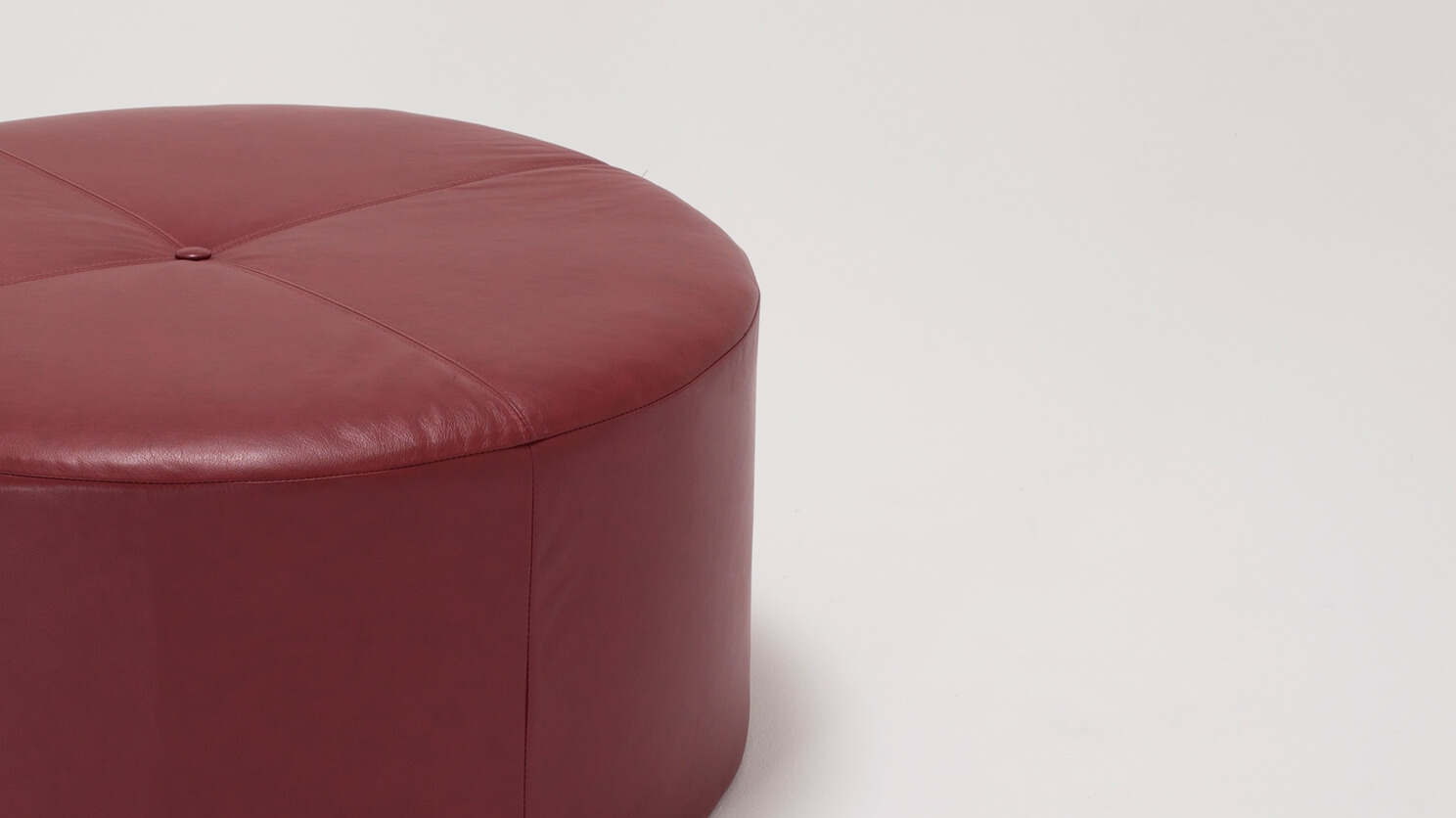 Sphere Ottoman - Leather | EQ3