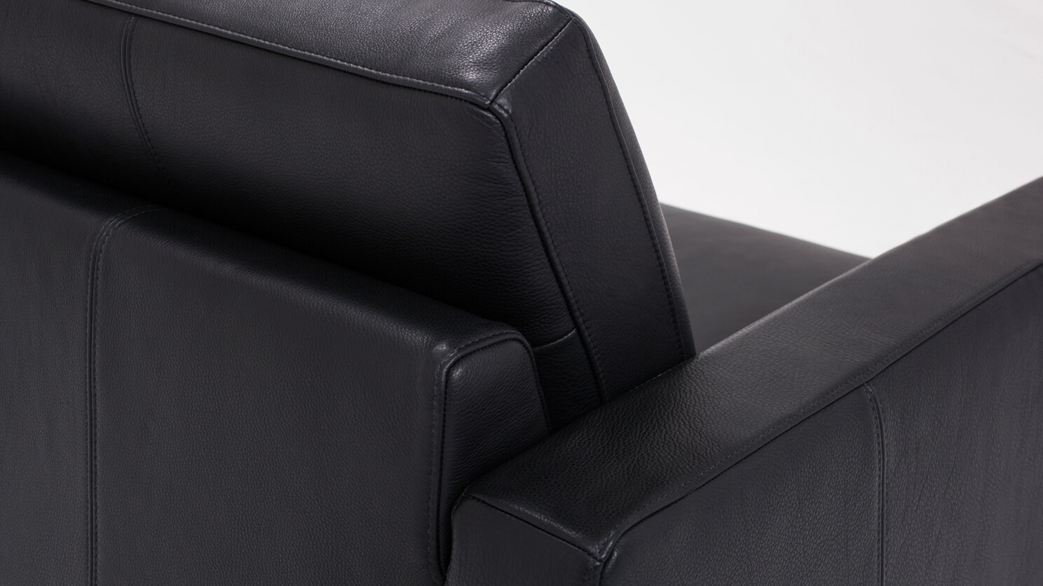 Oskar 85" Sofa - Leather | EQ3