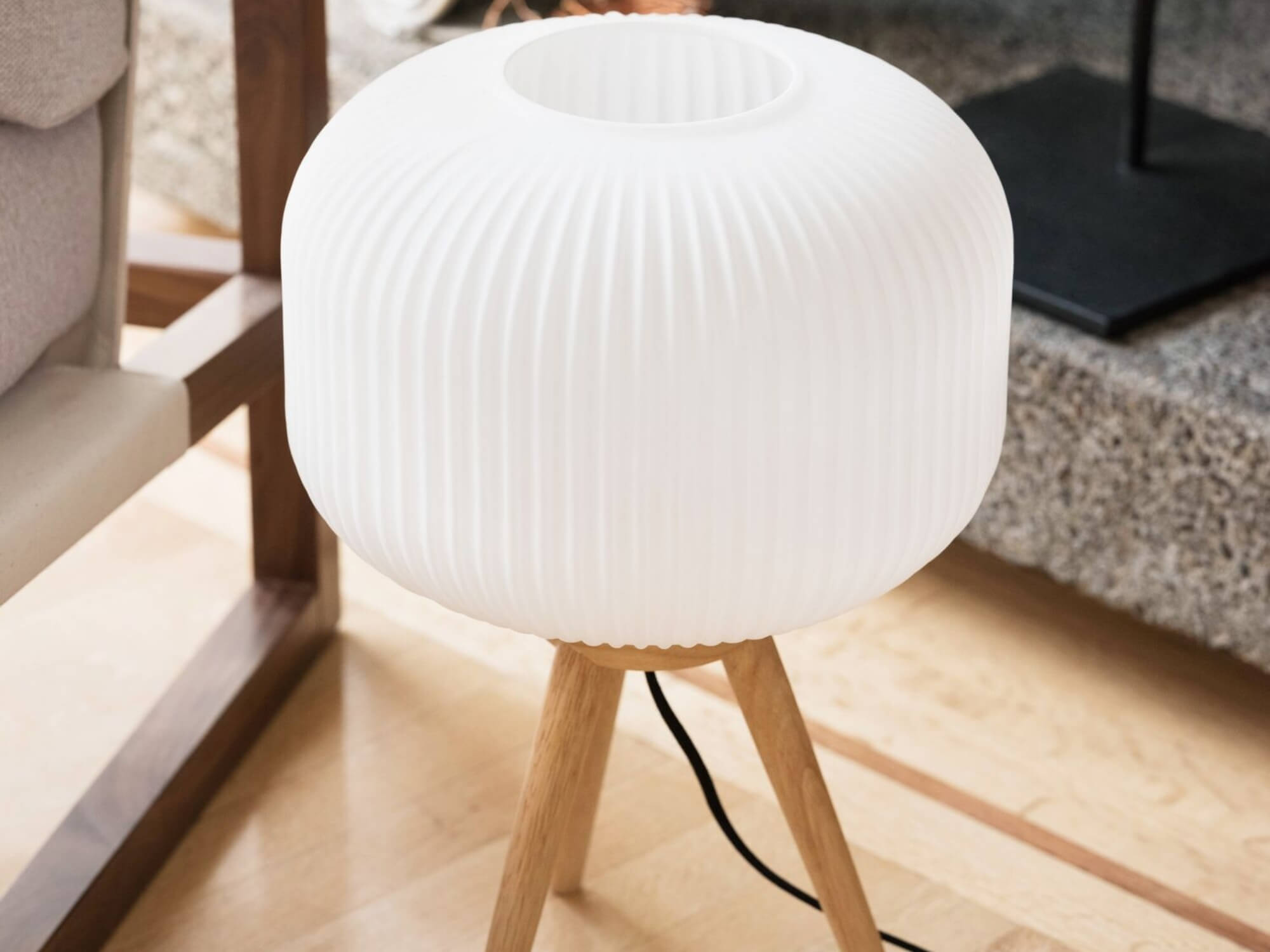 eq3 table lamp