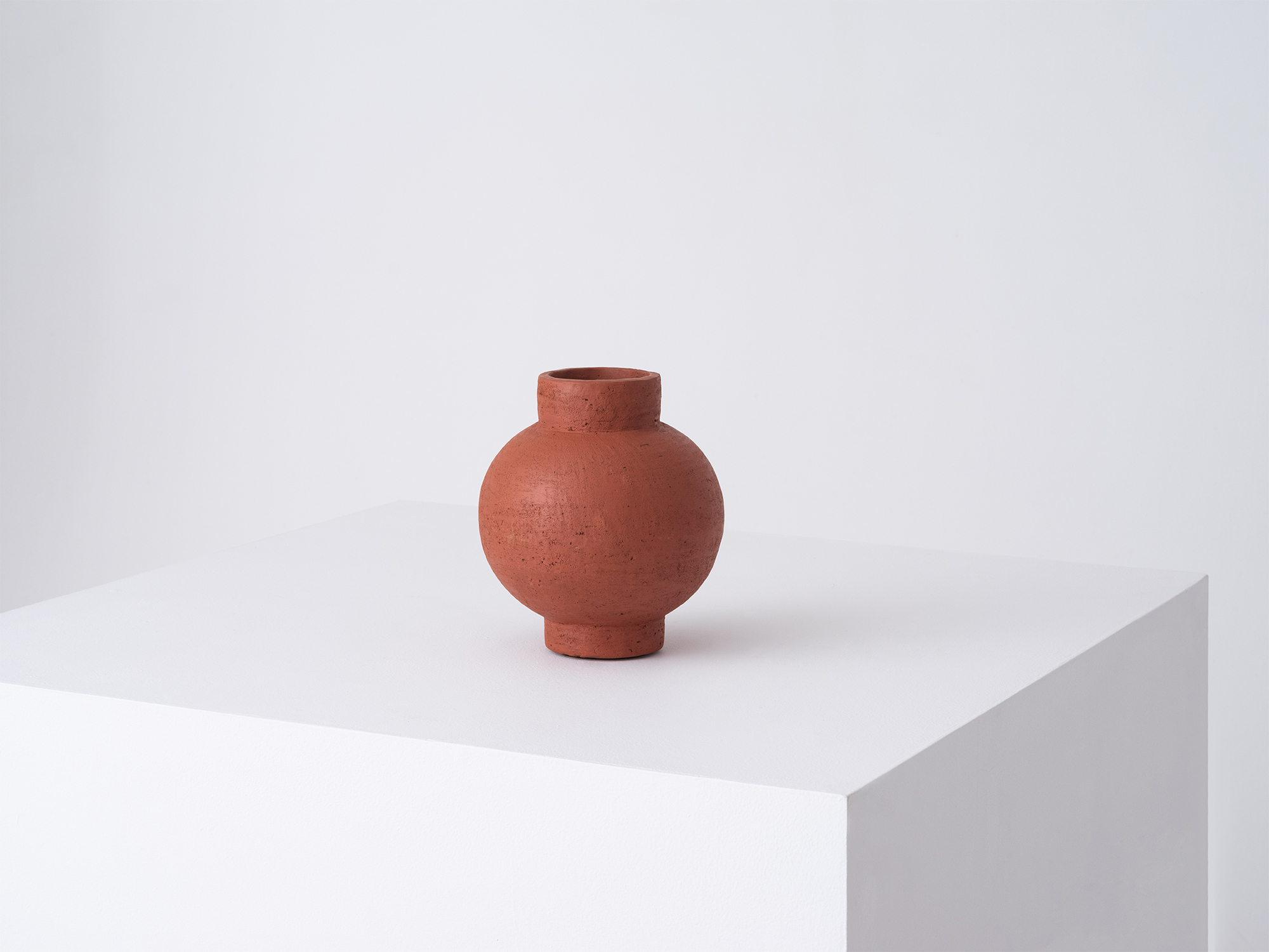 Front view of the Terracotta Round Vase