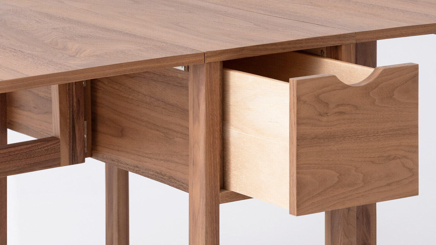 Hallie Folding Table | EQ3