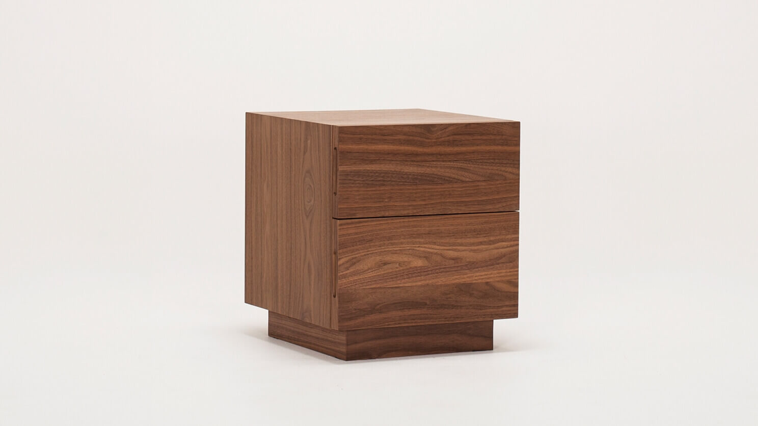 Angled view of the Boom modern accent table