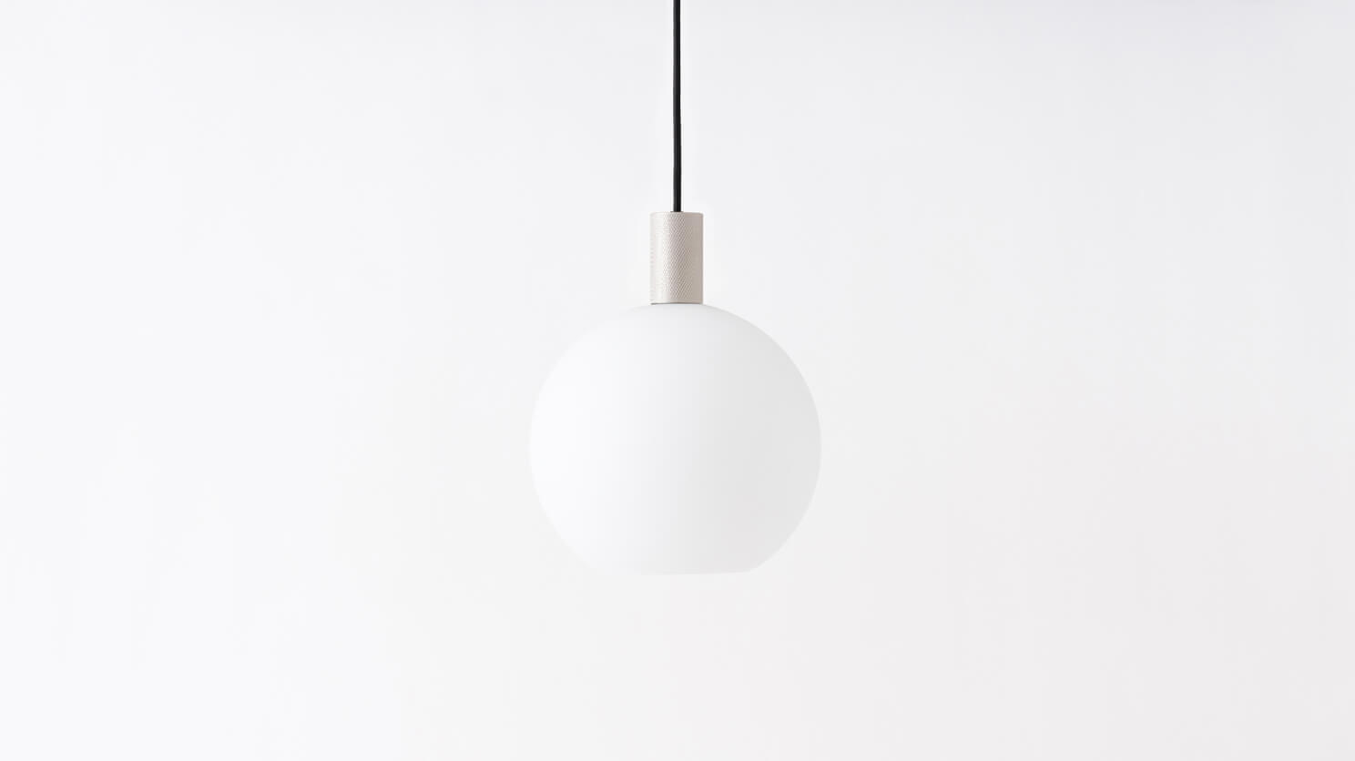 The Wellington small glass shade modern pendant lamp in aluminum