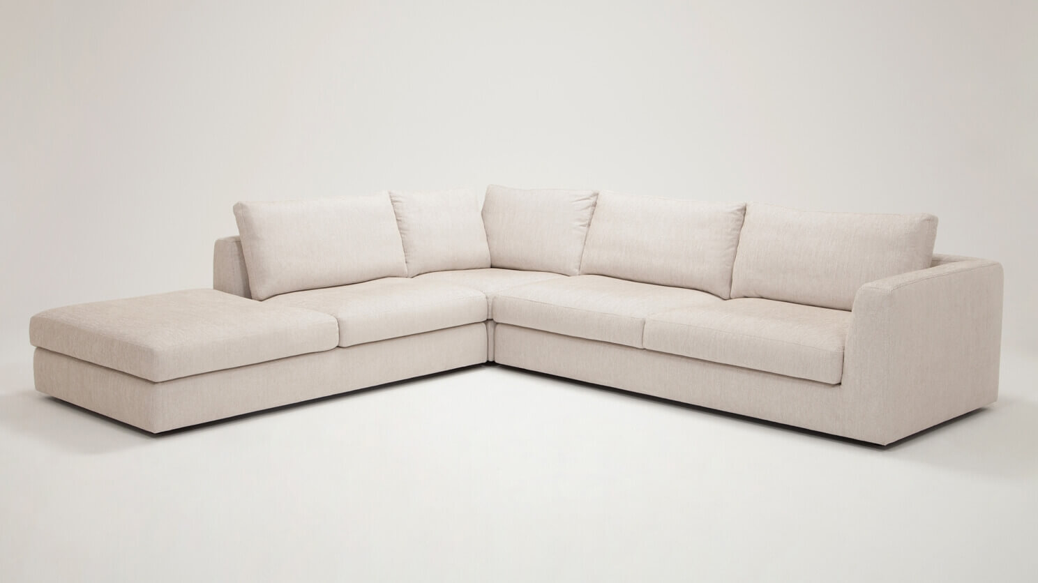 Cello 3 Piece Sectional Sofa With Backless Chaise Eq3